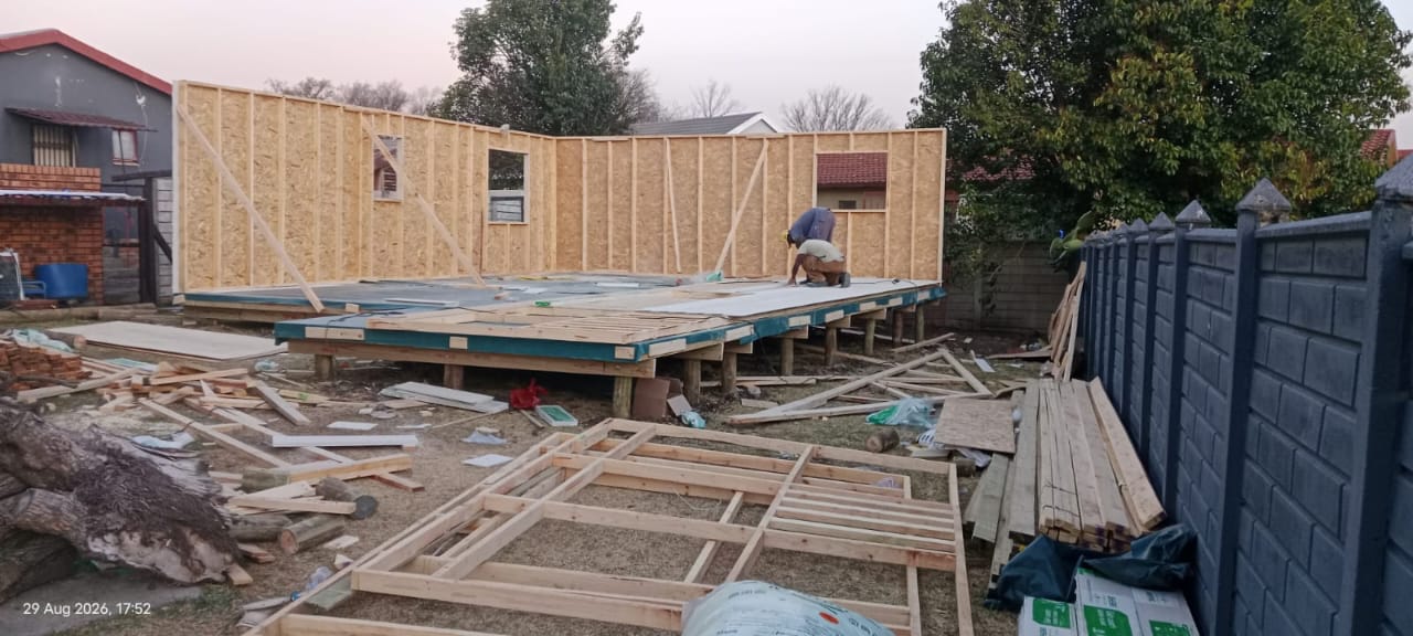 Nutec Cabins project 8: During by Hot Mix Holdings